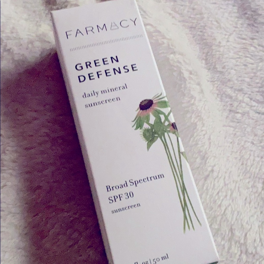 Spf 30 daily mineral sunscreen Farmacy beauty